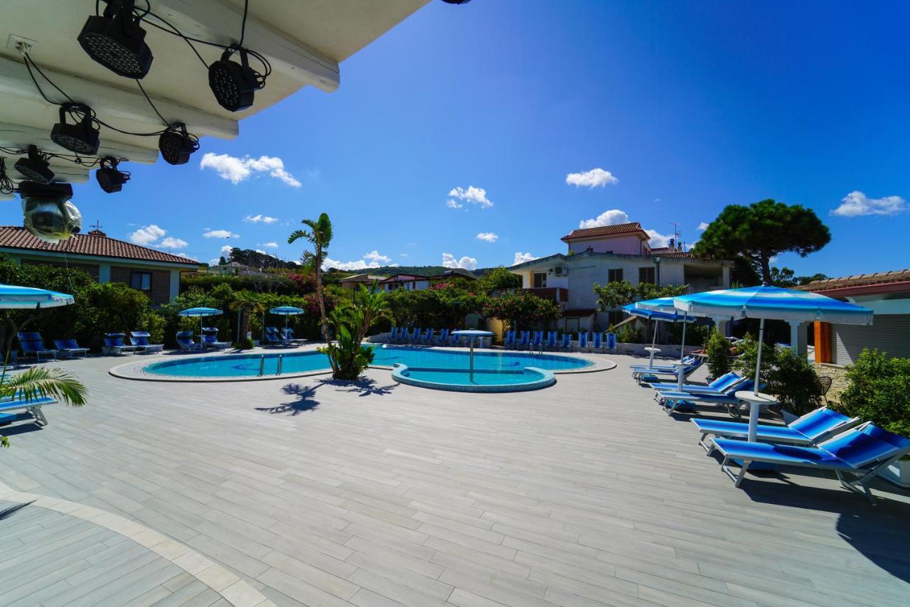 Hotel Residence Le Playe Santa Domenica  Exteriör bild